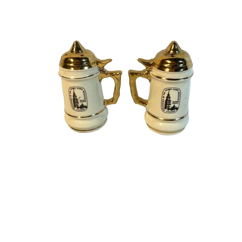 VINTAGE‎ henry ford museum green field village salt pepper shakers